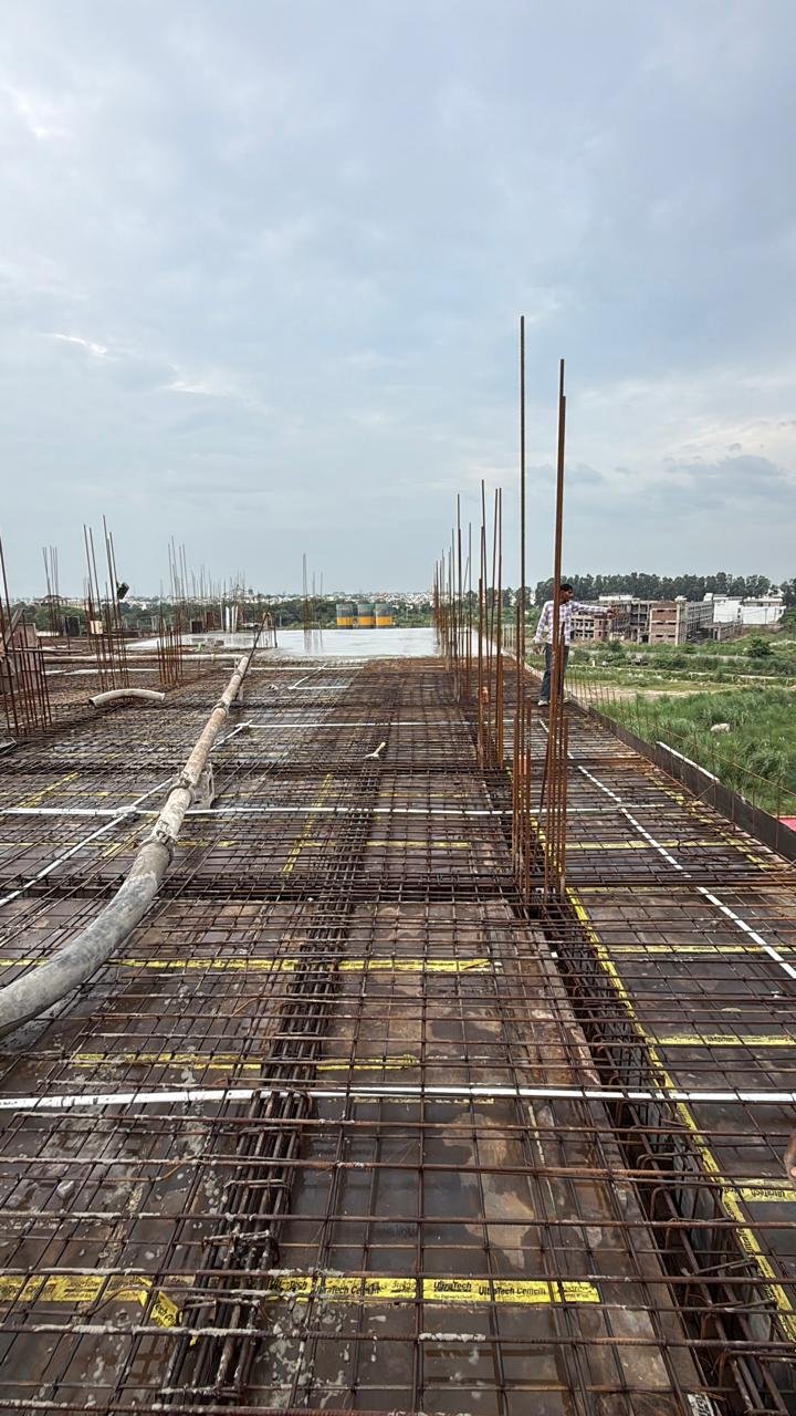 Suspended RCC Roof Slab Reinforcement Mat & Pumped Concrete Pour