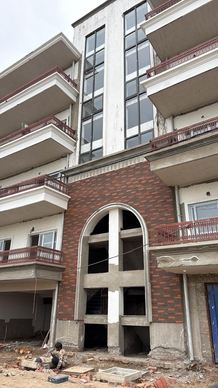Multi-Storey Residential Facade & Arch Entrance Brickwork
