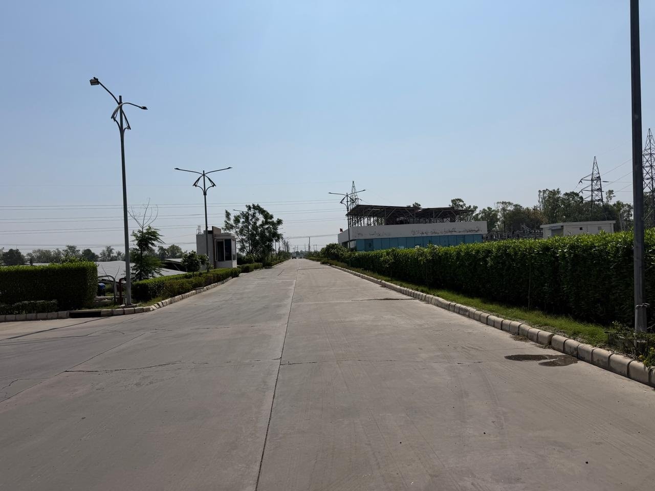 Finished arterial concrete highway corridor